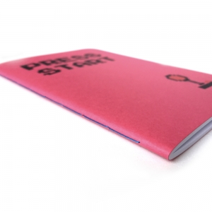 cuaderno de tapa blanda (cosido visto) "press start" hojas en blanco / rosa fucsia / 10 x 14 cm :: imagen 4
