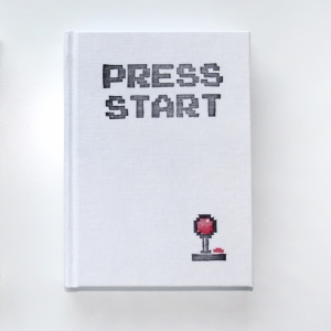 cuaderno de tapa dura "press start" hojas en blanco / blanco / 11 x 15 cm :: imagen 1