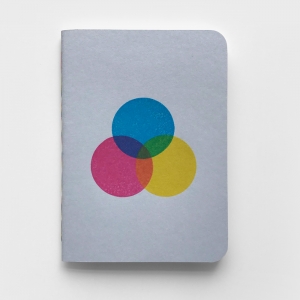 cuaderno de tapa blanda (cosido visto) "círculos cmyk" hojas en blanco / gris / 10 x 14 cm :: imagen 1