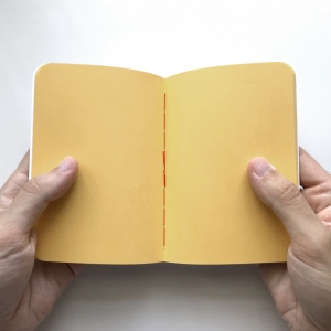 cuaderno de tapa blanda (cosido visto) "fiesta" / blanco y naranja / 10 x 14 cm :: imagen 3
