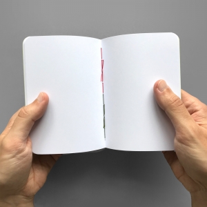 cuaderno de tapa blanda (cosido visto) "un 6 y un 4 la cara de tu retrato" hojas en blanco / rojo / 10 x 14 cm :: imagen 3