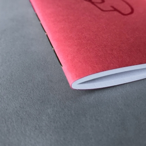cuaderno de tapa blanda (cosido visto) "un 6 y un 4 la cara de tu retrato" hojas en blanco / rojo / 10 x 14 cm :: imagen 9