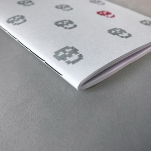 cuaderno de tapa blanda (cosido visto) "calaveras" / gris / 10 x 14 cm :: imagen 5